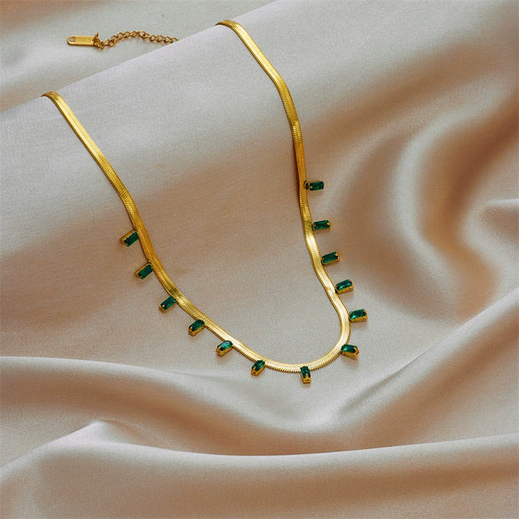 Wholesale Jewelry Simple Titanium Steel Geometric Snake Bone Chain Necklace With Green Diamond