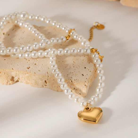 Wholesale Jewelry Stainless Steel Pearl Chain Love Pendant Necklace With Geometric Design And Electroplating