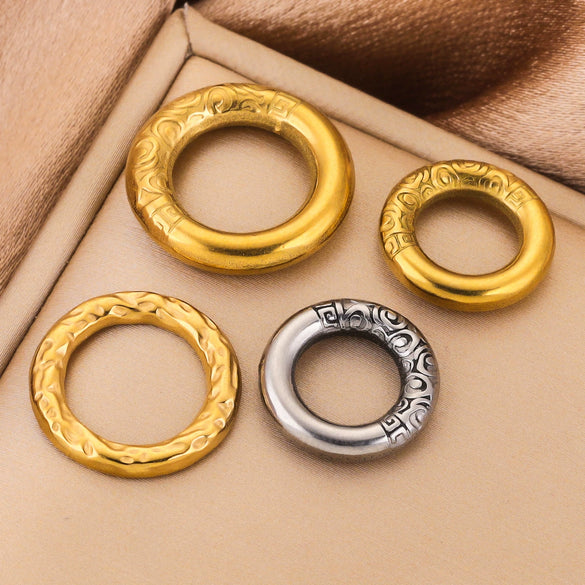 Wholesale Jewelry Stainless Steel Retro Round Ring With Eight Eyes Pattern And Titanium Steel Texture Electroplated Pendant For Earrings And Necklace