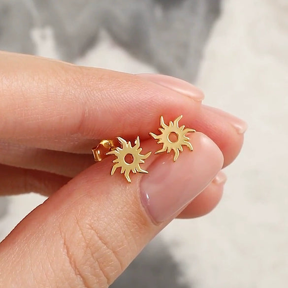 Wholesale Jewelry 925 Sterling Silver Light Gold Electroplated Sunflower Small Animal Oshaped Chain Earrings Necklace For Women