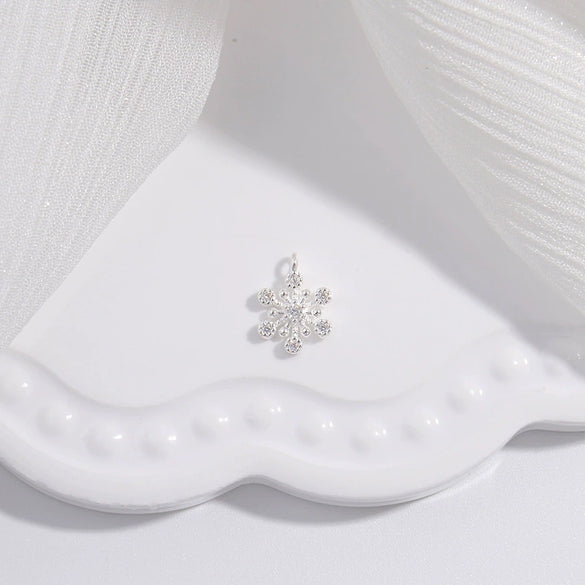 Wholesale Jewelry Sterling Silver 925 Zircon Inlaid Christmas Snowflake Flower Pistil Pendant Accessories For Women