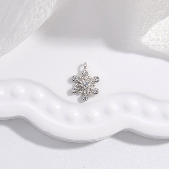 Wholesale Jewelry Sterling Silver 925 Zircon Inlaid Christmas Snowflake Flower Pistil Pendant Accessories For Women