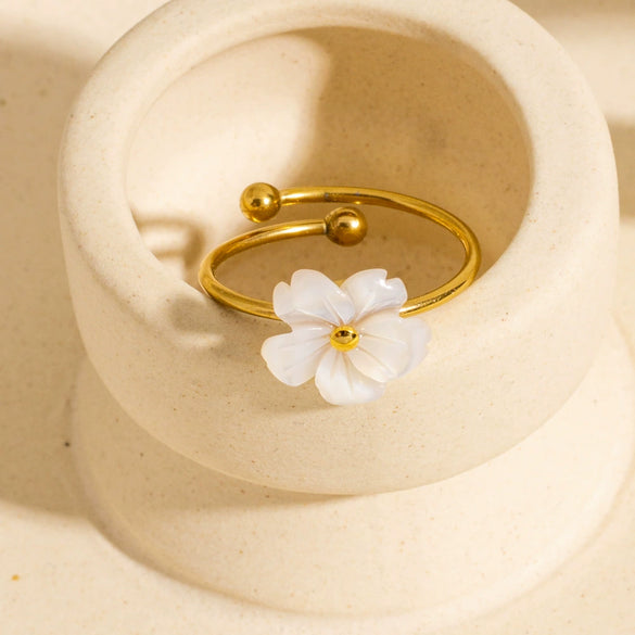 Wholesale Jewelry Sweet Style Shell Inlaid Stainless Steel Flower Shape Necklace Earrings Ring Set