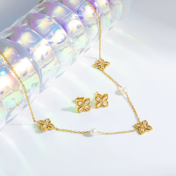 Wholesale Jewelry Titanium Steel Fourleaf Flower Light Luxury Electroplating Earrings And Necklace Set For Women
