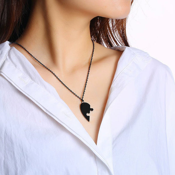 Wholesale Jewelry Titanium Steel Heart Shaped Friendship Pendant Two Piece Set Electroplated Simple Style