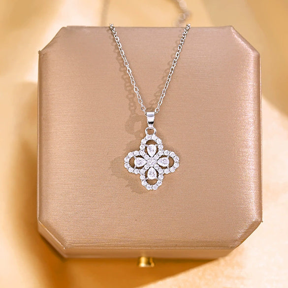 Wholesale Jewelry Titanium Steel Women's Light Luxury Clover Necklace With Real Gold Electroplated And Diamond And Flower Pendant