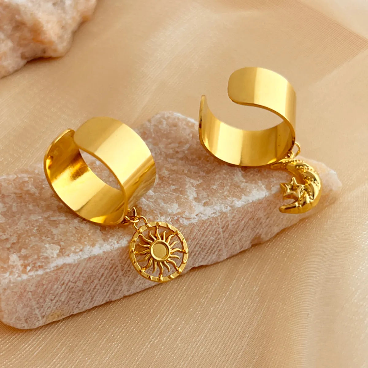 Wholesale Jewelry Tropical Simple Style Star Solid Color Shell 304 Stainless Steel 18K Gold Plated Plating Charm Rings