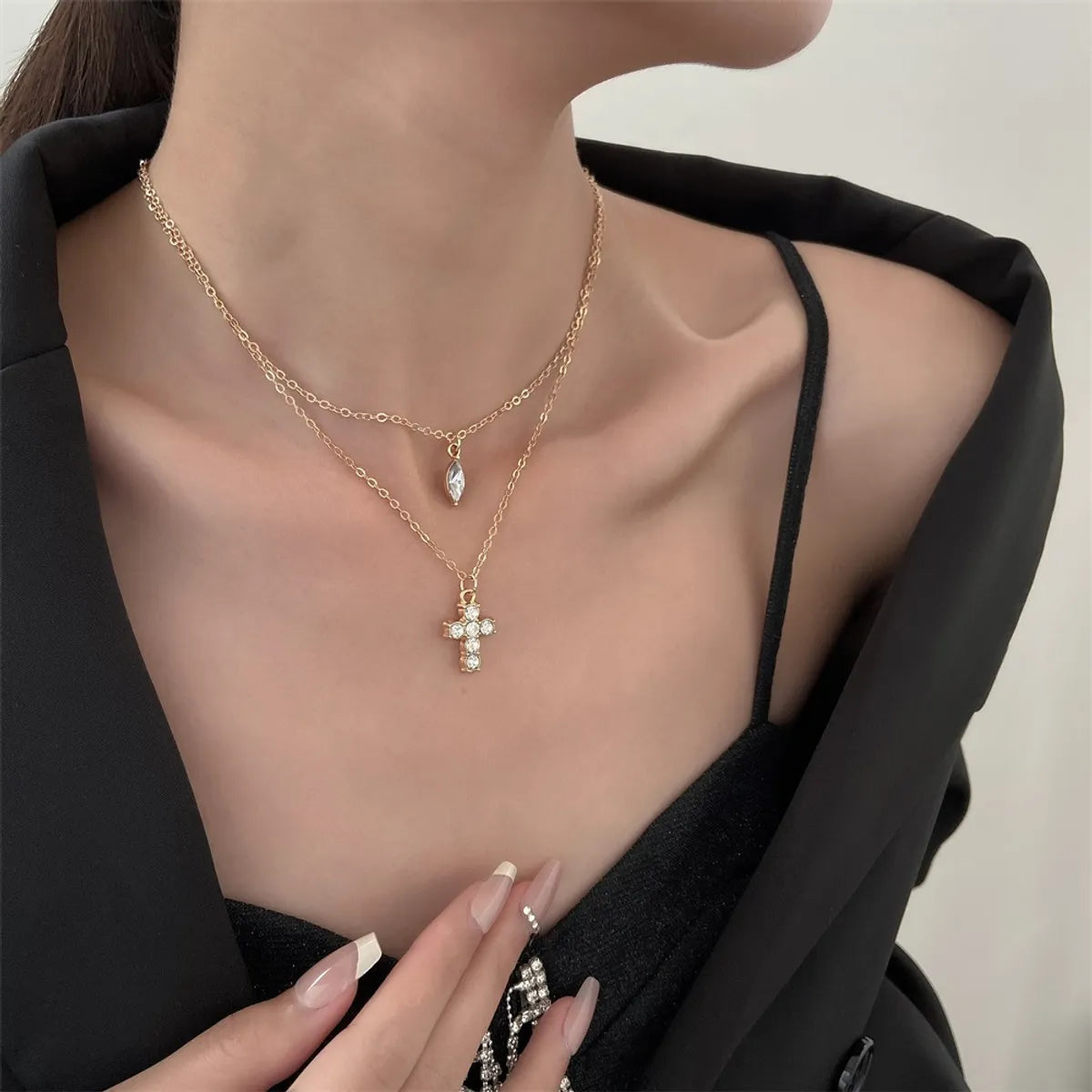 Wholesale Jewelry Vintage Style Simple Style Cross Alloy Rhinestones 14k Gold Plated Layered Necklaces