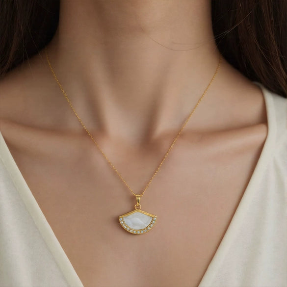 Wholesale Jewelry Women's Stainless Steel Geometric Fanshaped Motherofpearl Diamond Electroplated Necklace