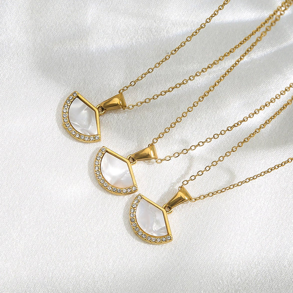 Wholesale Jewelry Women's Stainless Steel Geometric Fanshaped Motherofpearl Diamond Electroplated Necklace