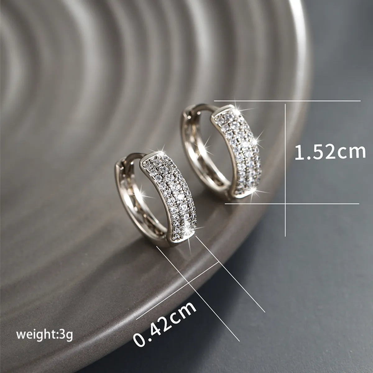 Wholesale Jewelry Xuping Simple Style Round Elephant Copper Alloy Artificial Diamond 18k Gold Plated White Gold Plated Plating Inlay Earrings