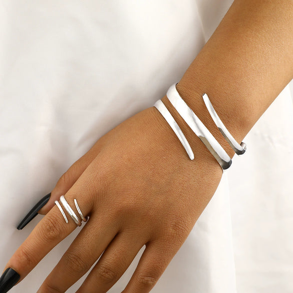 Wholesale Jewelry Zinc Alloy Geometric Personality Curved Hollow Water Drop Ring Bracelet Suit Electroplated