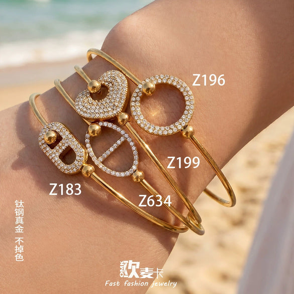 Wholesale 18K Electroplated Stainless Steel Geometric Pig Nose Love Bracelet For Women
