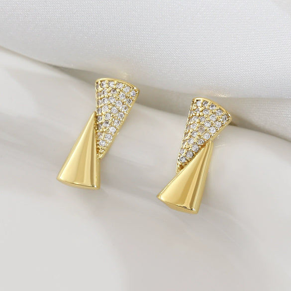 Wholesale 18K Gold Plated Geometric Copper Earrings With Triangular And Square Zircon Encrusted Ear Clips For Women
