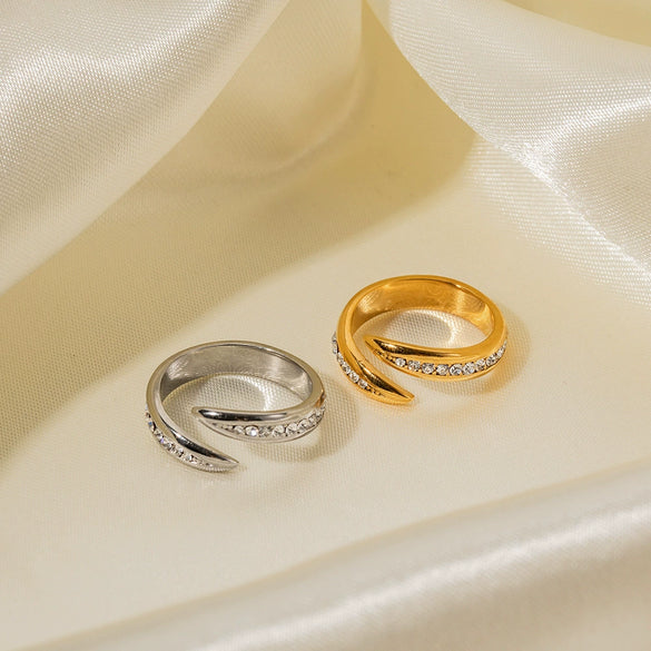 Wholesale Ladies' Advanced Design Opening Ring With 18K Gold Inlaid White Diamond Stainless Steel Geometric Pattern Electroplating Treatment