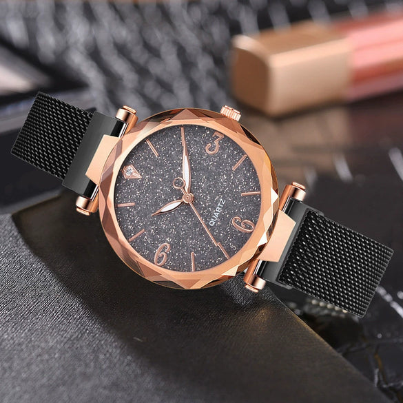 Wholesale Ladies Casual Quartz Watch With Alloy Case Fine Steel Strap And Round Dial Star Design