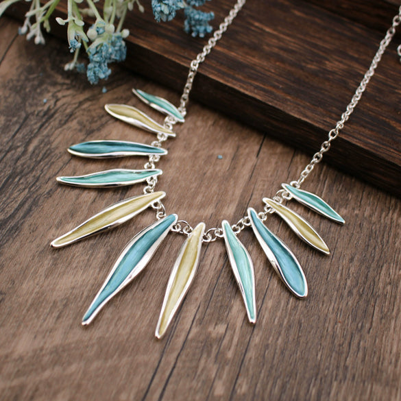 Wholesale Ladies Enamel Geometric Starfish Zinc Alloy Necklace With Paint Oil Processing And Irregular Flower Design