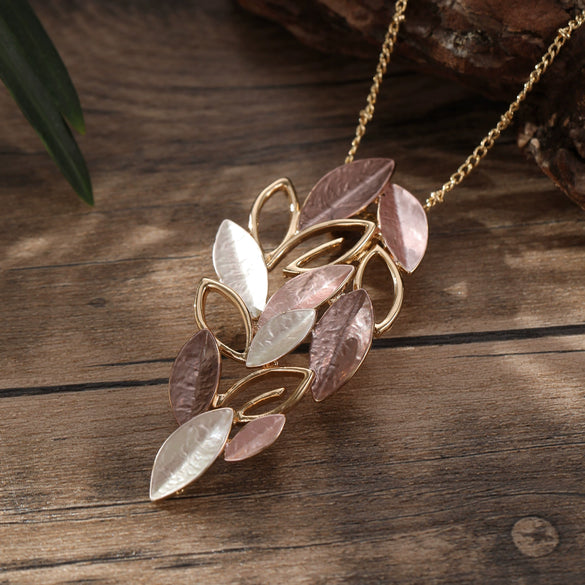 Wholesale Ladies Enamel Geometric Starfish Zinc Alloy Necklace With Paint Oil Processing And Irregular Flower Design