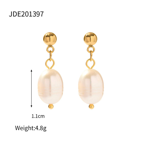 Wholesale Ladies Fashion Freshwater Pearl Earrings With Stainless Steel C Pendant And Electroplating Treatment Geometric Design