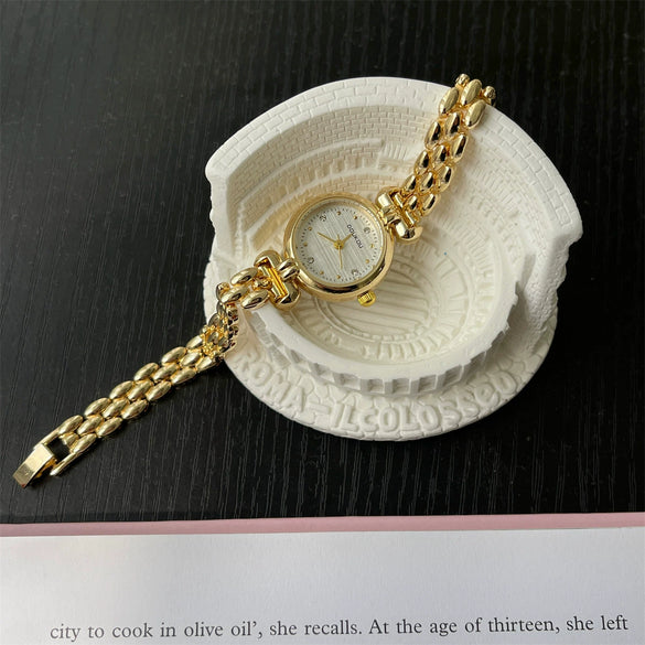 Wholesale Ladies Fashion Round Quartz Watch With Alloy Case And Strap