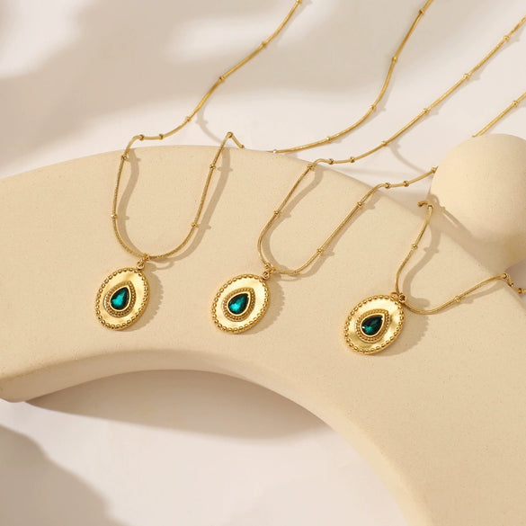 Wholesale Ladies Geometric Oval Pendant Necklace Made Of Stainless Steel And Titanium Steel With Electroplating Design