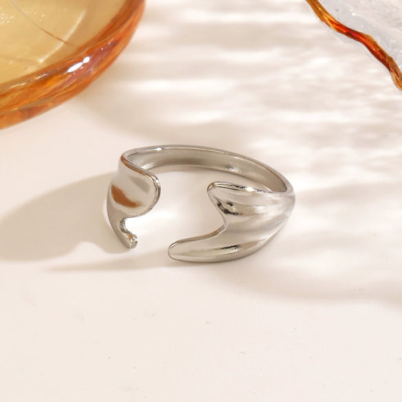 Wholesale Ladies Geometric Stainless Steel Hip Hop Adjustable Ring With Irregular Opening And Electroplating Treatment