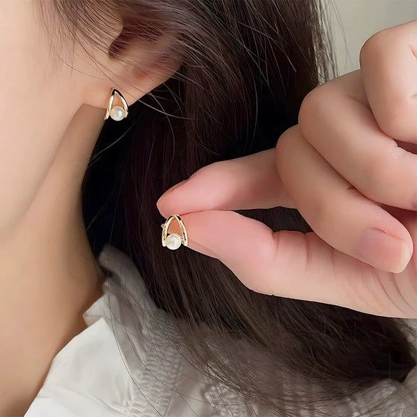 Wholesale Ladies Geometric Style Pearl Earrings Copper Plated 14K Real Gold