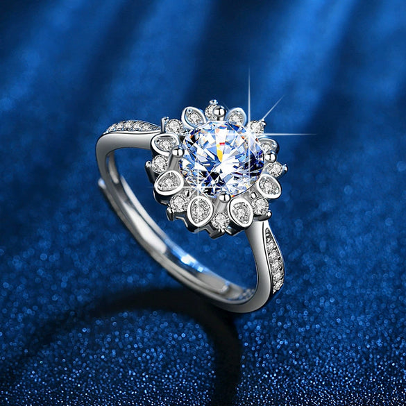 Wholesale Ladies Simple Popular Proposal Ring With Flower Pattern Silver Plated Electroplated Moissanite