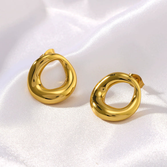 Wholesale Ladies Small Round Stainless Steel Earrings With Geometric Pattern 18K Vacuum Plated In Furnace Fragrant Style Full Of Personality
