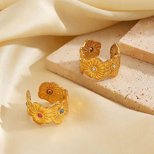 Wholesale Ladies Stainless Steel And Rhinestones Geometric Flower Ring With Electroplating