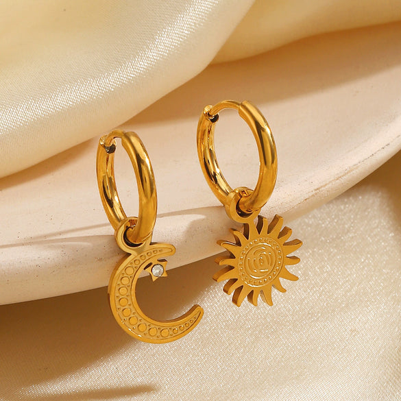 Wholesale Ladies Stainless Steel And Rhinestones Geometric Simple Asymmetric Moon Sun Electroplated Earrings