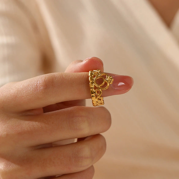 Wholesale Ladies Stainless Steel Crown Ring With Electroplating Process