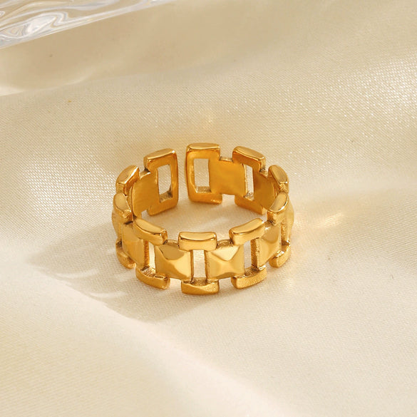 Wholesale Ladies Stainless Steel Geometric Style Ring With 18K Gold Plated Electroplating Treatment