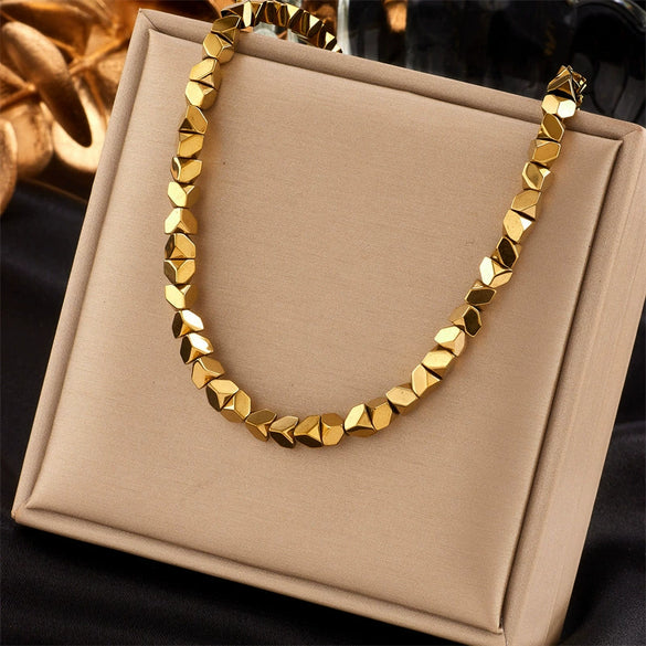 Wholesale Ladies Stainless Steel Heartshaped Pendant Necklace With Electroplating Process And Vintage Design