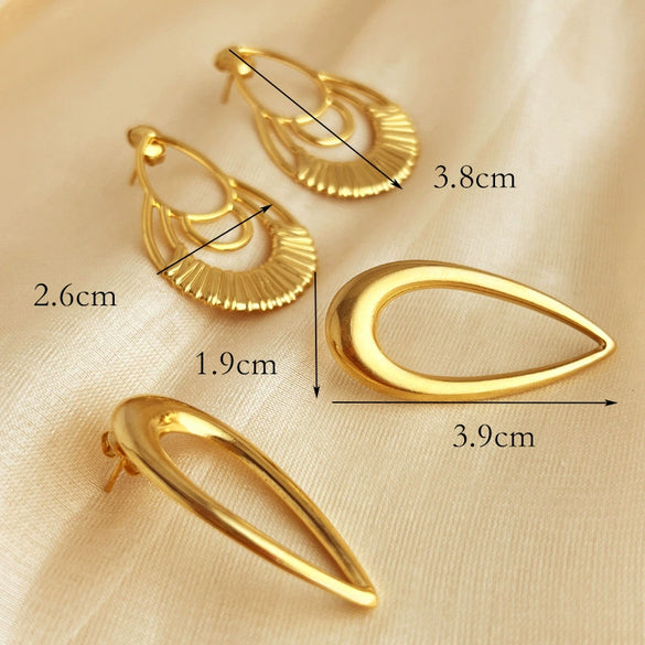 Wholesale Ladies Stainless Steel 18K Gold Plated Retro Temperament Earrings With Heart And Geometric Styling And Electroplating Treatment