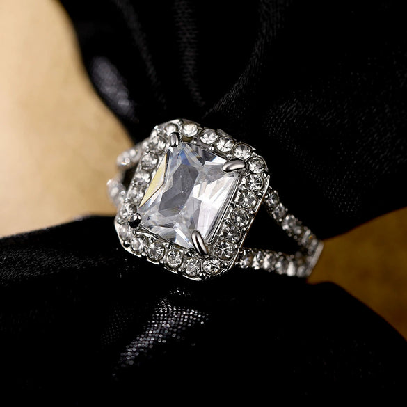 Wholesale Ladies Zircon Ring Geometric Style Alloy Electroplated