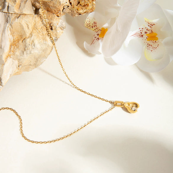 Wholesale Ladybug And Cross Pendant Necklace Electroplated 18K Gold Stainless Steel Fine Jewelry For Women
