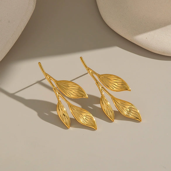 Wholesale Lady's Fresh Elegant Leaf Geometric Stainless Steel Earrings With Electroplating Jewelry
