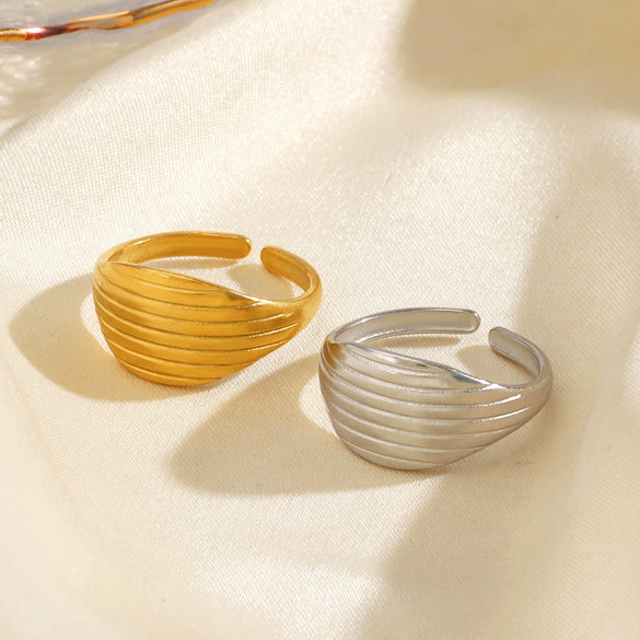 Wholesale Lady's Geometric Stainless Steel Ring With 18K Gold Electroplating