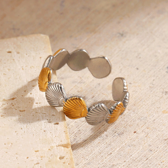 Wholesale Lady's Stainless Steel And Shell Geometric Ring With Electroplating
