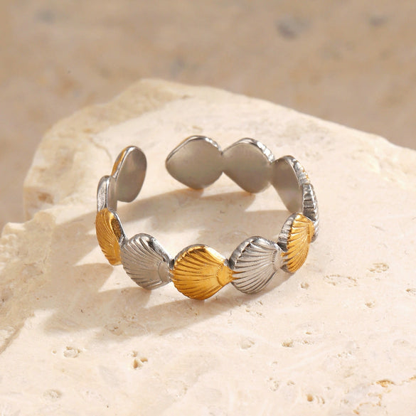 Wholesale Lady's Stainless Steel And Shell Geometric Ring With Electroplating