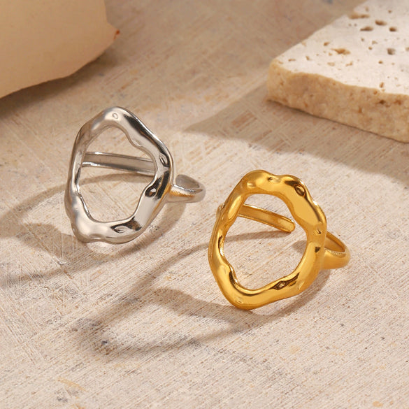 Wholesale Lady's Stainless Steel Geometric Oval Hollow Ring With 18K Gold Plated Electroplating
