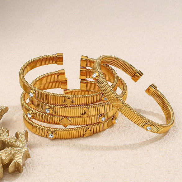 Wholesale Light Luxury Allmatch Fourleaf Clover Stripe Stretch Trend Highgrade Design 316L Stainless Steel Electroplated Bracelet