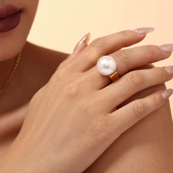 Wholesale Light Luxury Big Bead Ring For Women Titanium Steel With Geometric Pattern 18K Gold Plated
