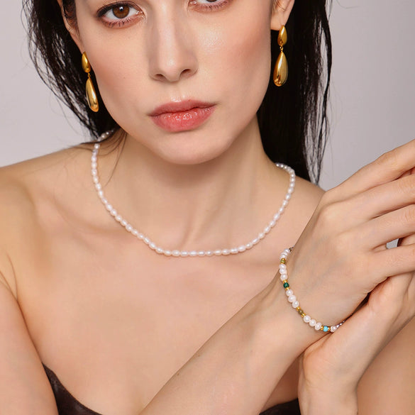 Wholesale Light Luxury Elegant Natural Stone Freshwater Pearl Jewelry With Geometric Shape Electroplated Bracelet And Hand Ring For Women