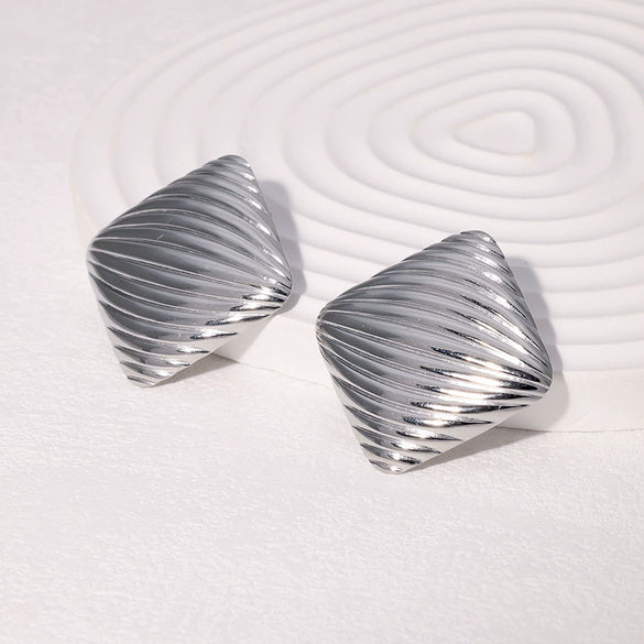 Wholesale Light Luxury Geometric Heart Shape And Flower Pattern Stainless Steel Electroplated Earrings For Women