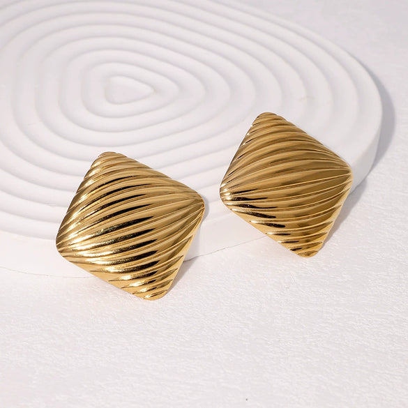 Wholesale Light Luxury Geometric Heart Shape And Flower Pattern Stainless Steel Electroplated Earrings For Women