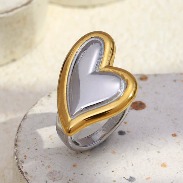 Wholesale Light Luxury Geometric Oblique Heart Stainless Steel 18K Gold Plated Ring For Women