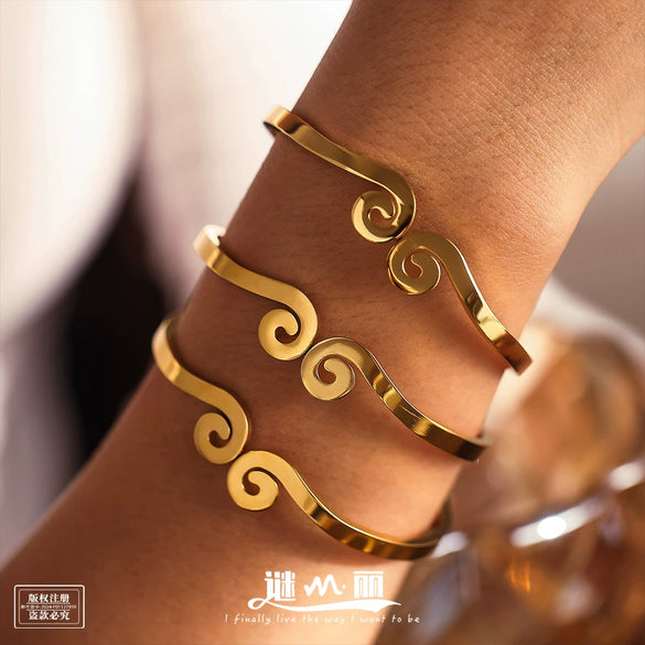 Wholesale Light Luxury Geometric Stainless Steel Electroplated 18K Gold Bracelet