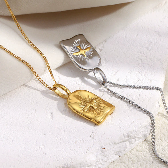 Wholesale Light Luxury Geometric Stainless Steel Electroplated 18K Gold Pendant Necklace For Women